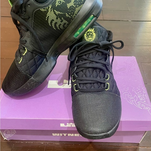 Nike LeBron Witness 6 Black and Green Sneakers - Picture 1 of 11